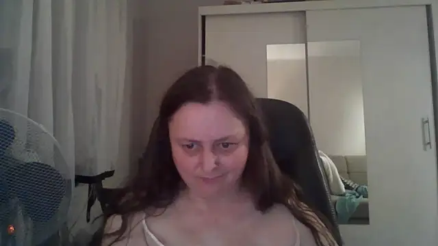 Chat +18 de TaylorLovely ao vivo