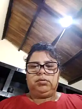 Chat +18 de bellamiaks ao vivo