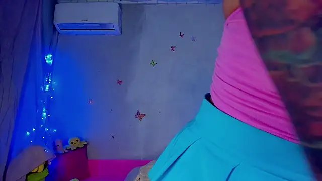 YourLizzyDolln Live XXX chat