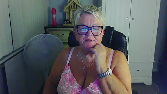 BridgetBlueEyesn Live XXX chat