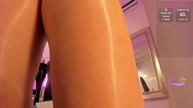 aishathornee Adlı Modelin Canlı XXX Sohbeti