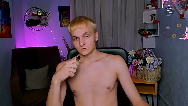 Show modela john_lik na web-kameri