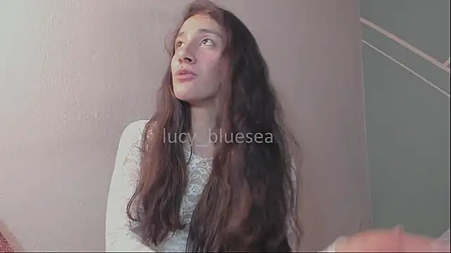 Lucy-Bluesea – Naživo XXX chat
