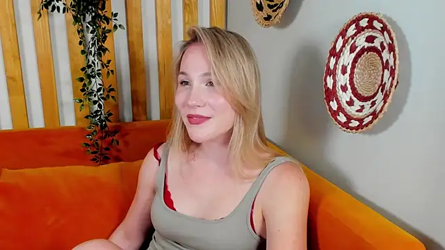ElaraVoltage Live XXX Chat