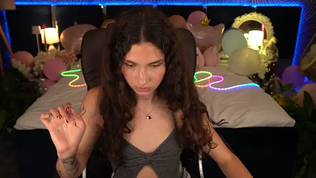 XXX chat uživo modela BabyFlowerr