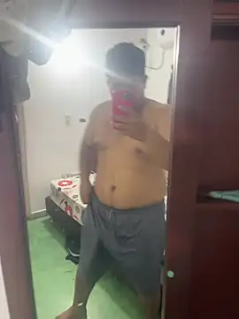 MorenoHot90's Webcam Show