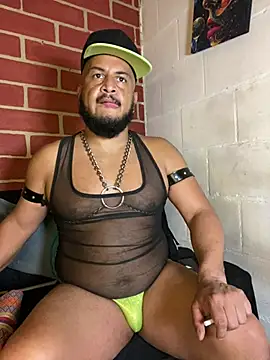 the_master_foal_n Live XXX chat