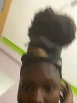 Chat +18 de Vivi_na19 ao vivo