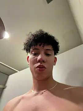 yoursexyjose's Live XXX Chat