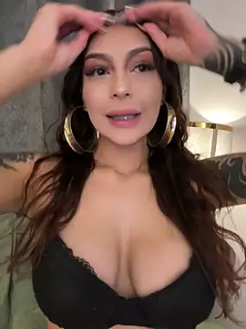 Chat +18 de CHERRYY_BOMB_ ao vivo