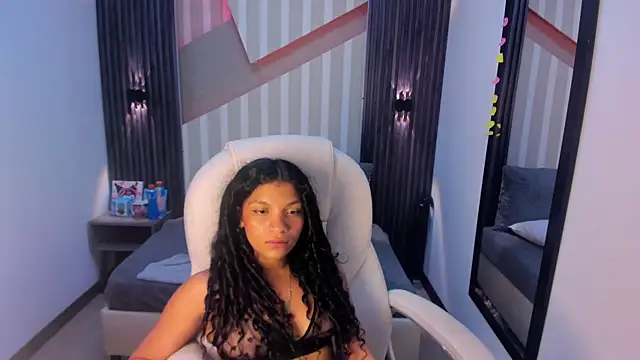 LittleeStar live XXX chat