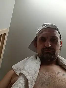 Show modela FitnessDaddy na web-kameri