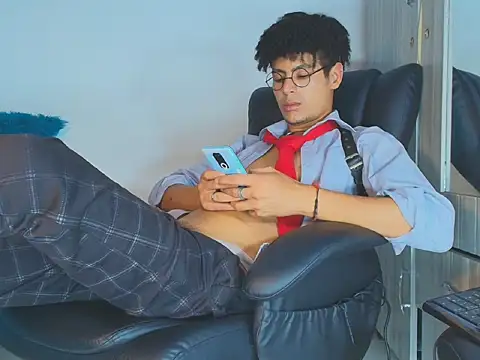 ThiiagoSaeenz's Live XXX Chat