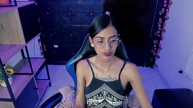 KarlaSlutSkinny__'s Live XXX Chat