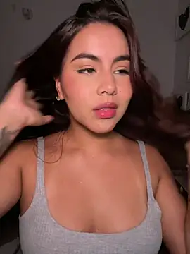 Chat XXX en directo de Zarahs_Blare1