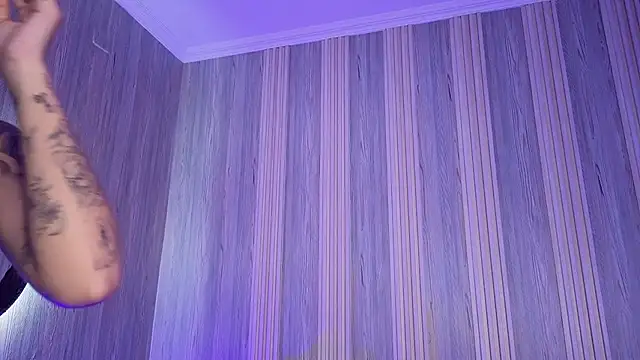 Chat +18 de Isabellaa_Rosee ao vivo