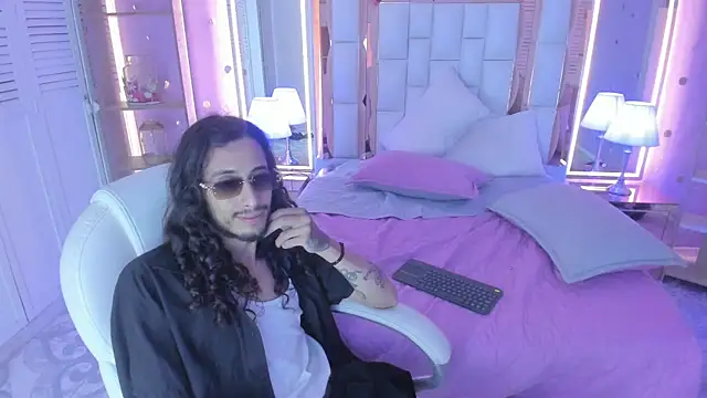 Goldentemptation_ live XXX chat