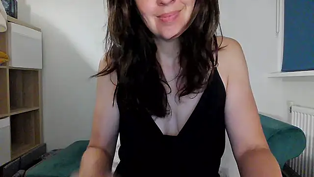 Ella_Next_Door webcam show