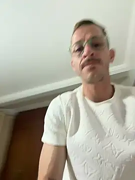 XXX chat uživo modela MeladoDiMel