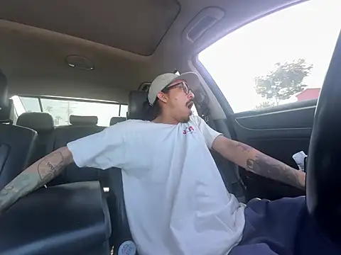 צ'אט XXX בשידור חי של bigdickkane300
