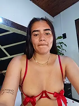 Chat +18 de AlanaMontiel ao vivo