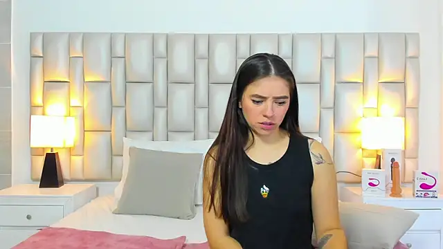 paola_katy_dicks Adlı Modelin Canlı XXX Sohbeti