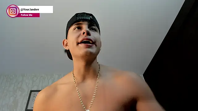 XXX chat uživo modela Lander_Cruz