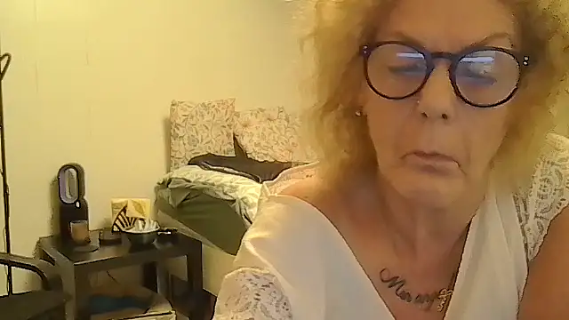 belgianshantie Adlı Modelin Canlı XXX Sohbeti