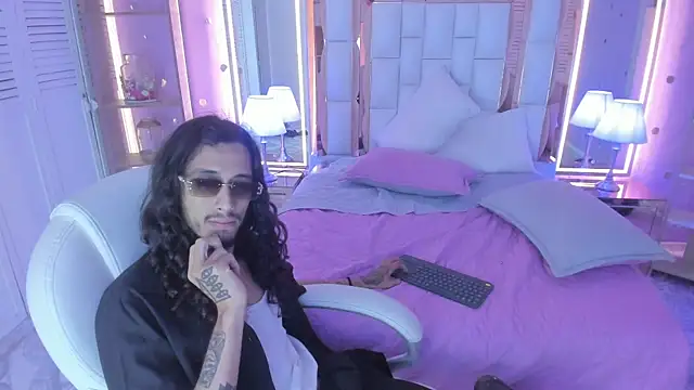 Goldentemptation_'s Live XXX Chat