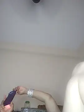 Sheela-Bhabi's Live XXX Chat