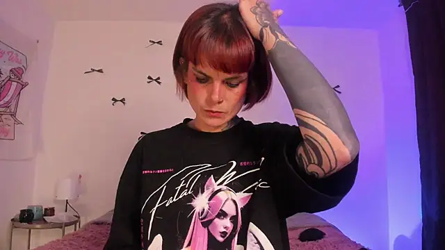 AlessamothのライブXXXチャット