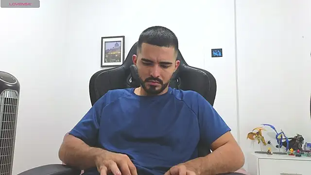 Massimoo_07's Live XXX Chat