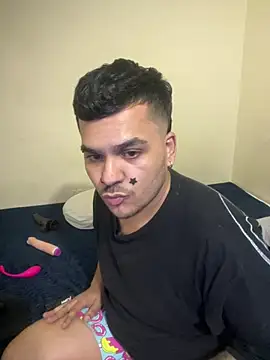LatinBearX Webcam Show