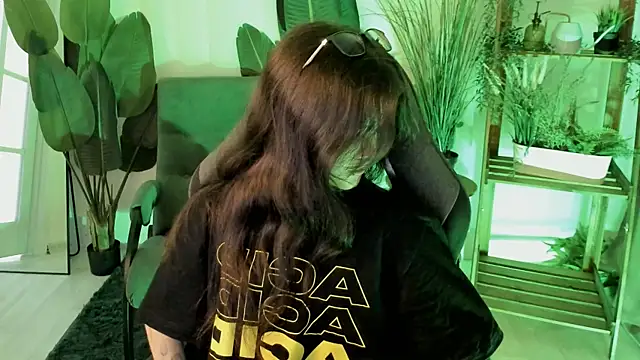 Chat +18 de Elainebeness ao vivo