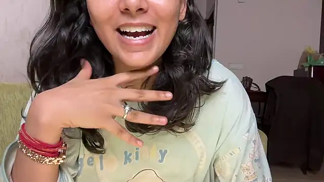 Naira_fit Show in webcam
