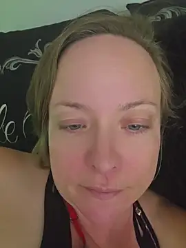 Chat +18 de julimonroe ao vivo