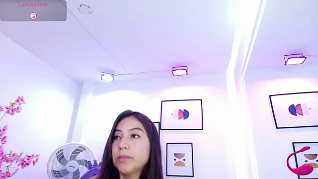 Ema_louis_ Adlı Modelin Canlı XXX Sohbeti