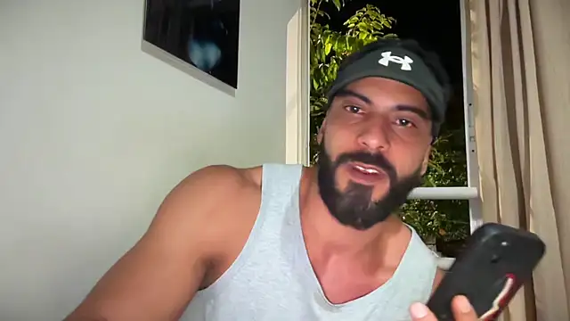 romeolovedark Adlı Modelin Canlı XXX Sohbeti