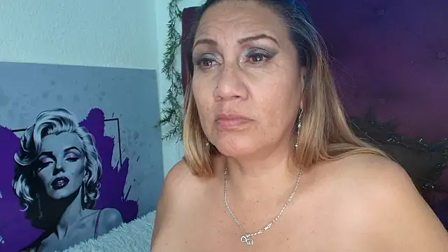 Chat +18 de yayita_mature ao vivo