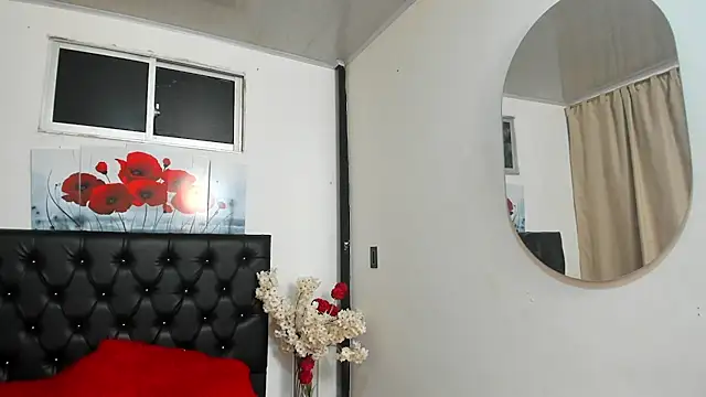 pinky_f00xn Live XXX chat