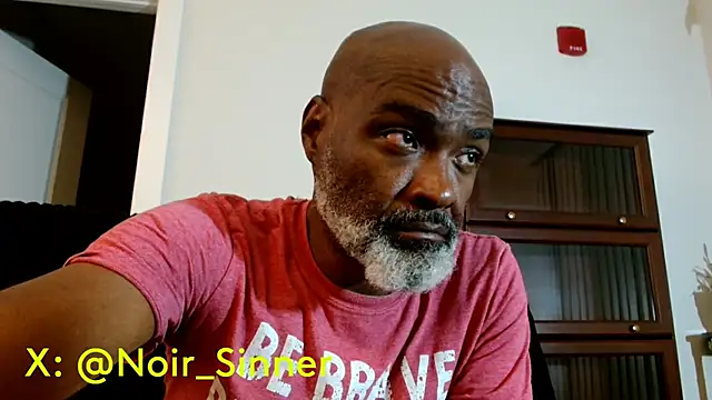 Chat XXX en directo de sinnernoir