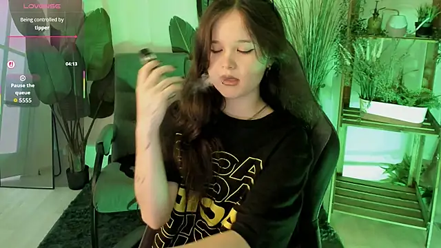 צ'אט XXX בשידור חי של Elainebeness