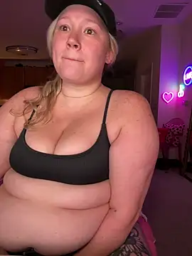 Chatroom XXX en direct de PiggyRose