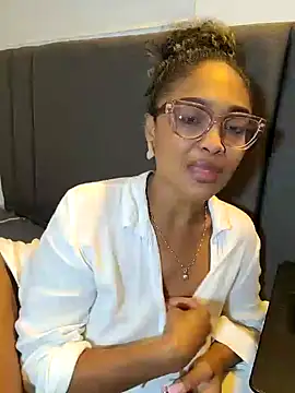 Chatroom XXX en direct de BiiancaEstradaa