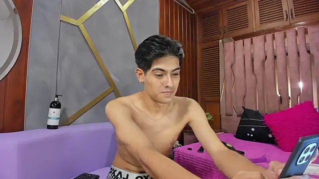 TaylerCruz Chat XXX in diretta