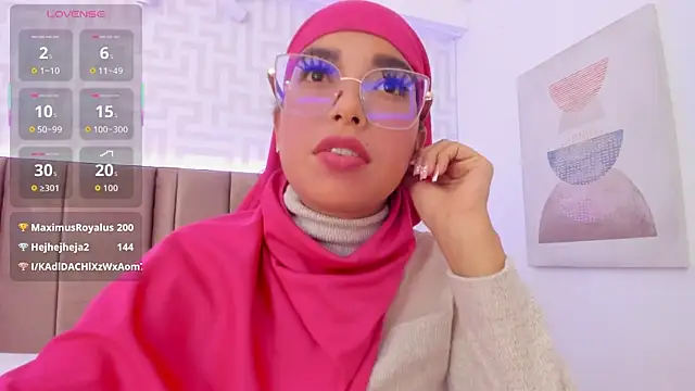 naishaa_ Chat XXX in diretta