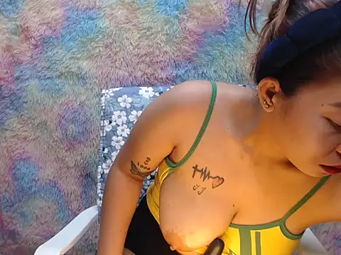 wild_rose69's Live XXX Chat