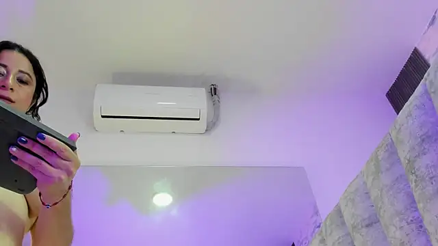 Chat +18 de ShanelEvans ao vivo
