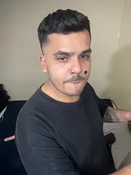 Онлайн чат XXX LatinBearX