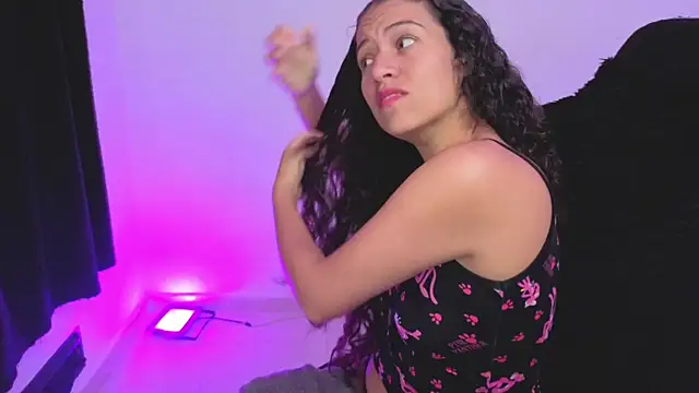 daniela_rivasthl Adlı Modelin Canlı XXX Sohbeti